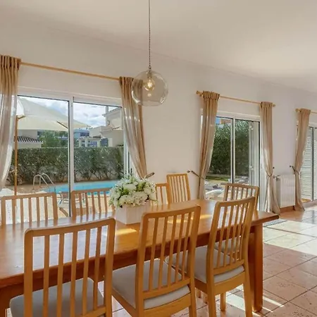House With Garden And Private Pool 라고스