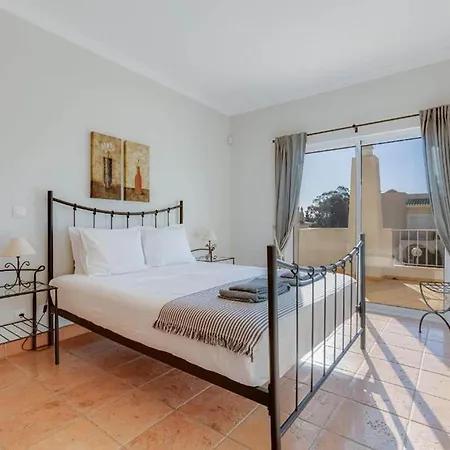 House With Garden And Private Pool Feriehus *