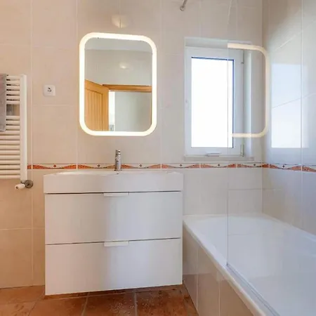Vakantiehuis House With Garden And Private Pool