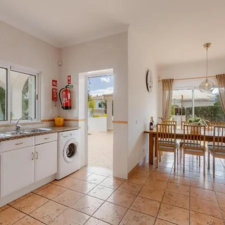 House With Garden And Private Pool Semesterbostad *