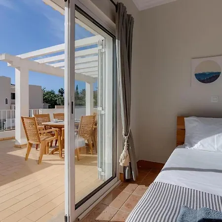 House With Garden And Private Pool