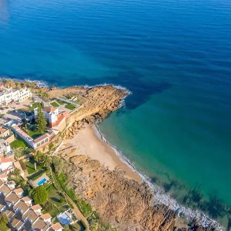 House With Garden And Private Pool Semesterbostad